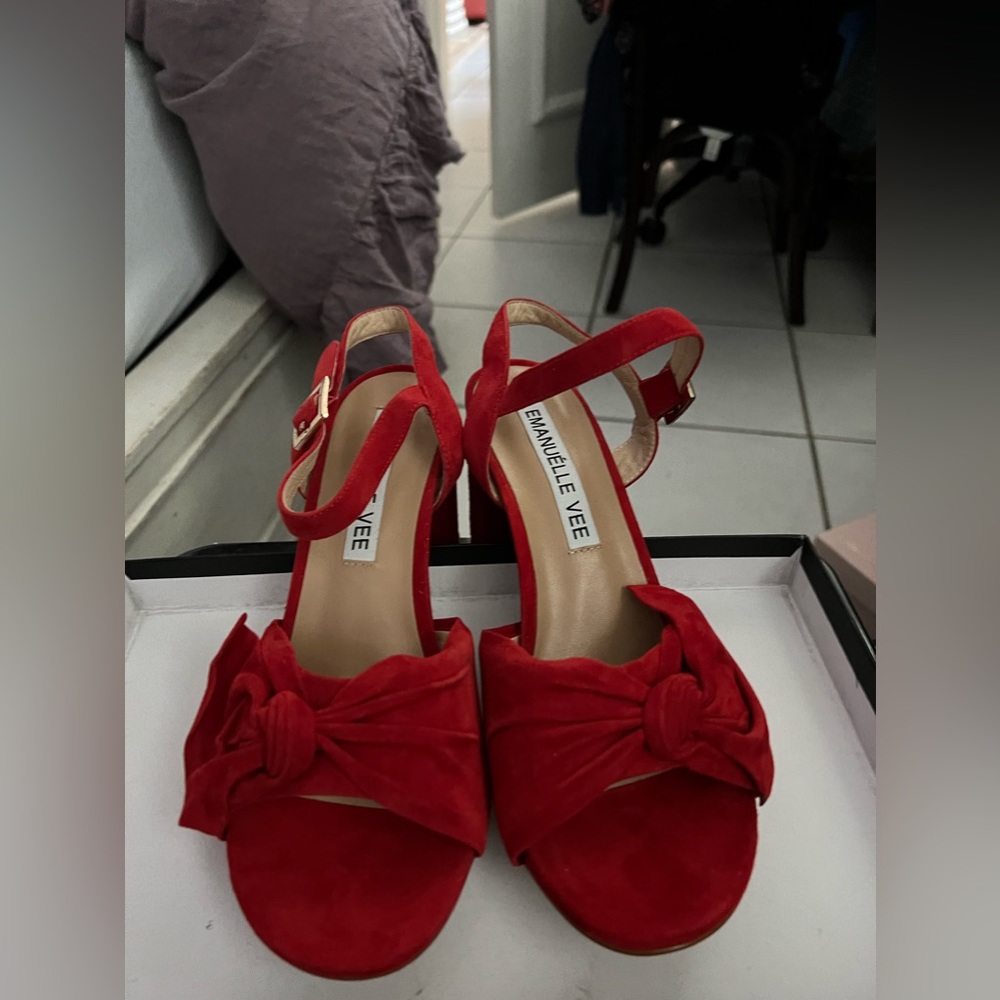 Red Emanuelle Vee heels Size 10